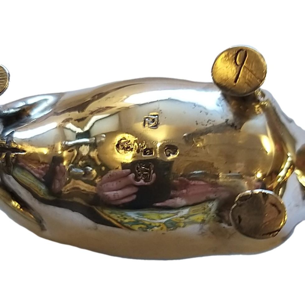 Photo of the cows belly showing the hallmark.